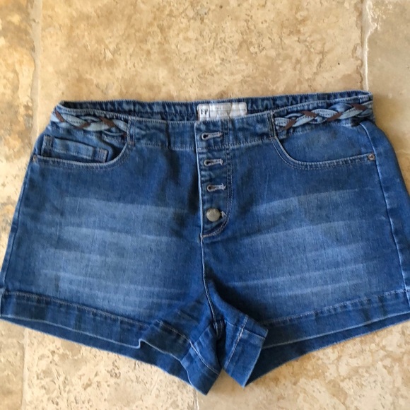 ladies denim shorts size 18